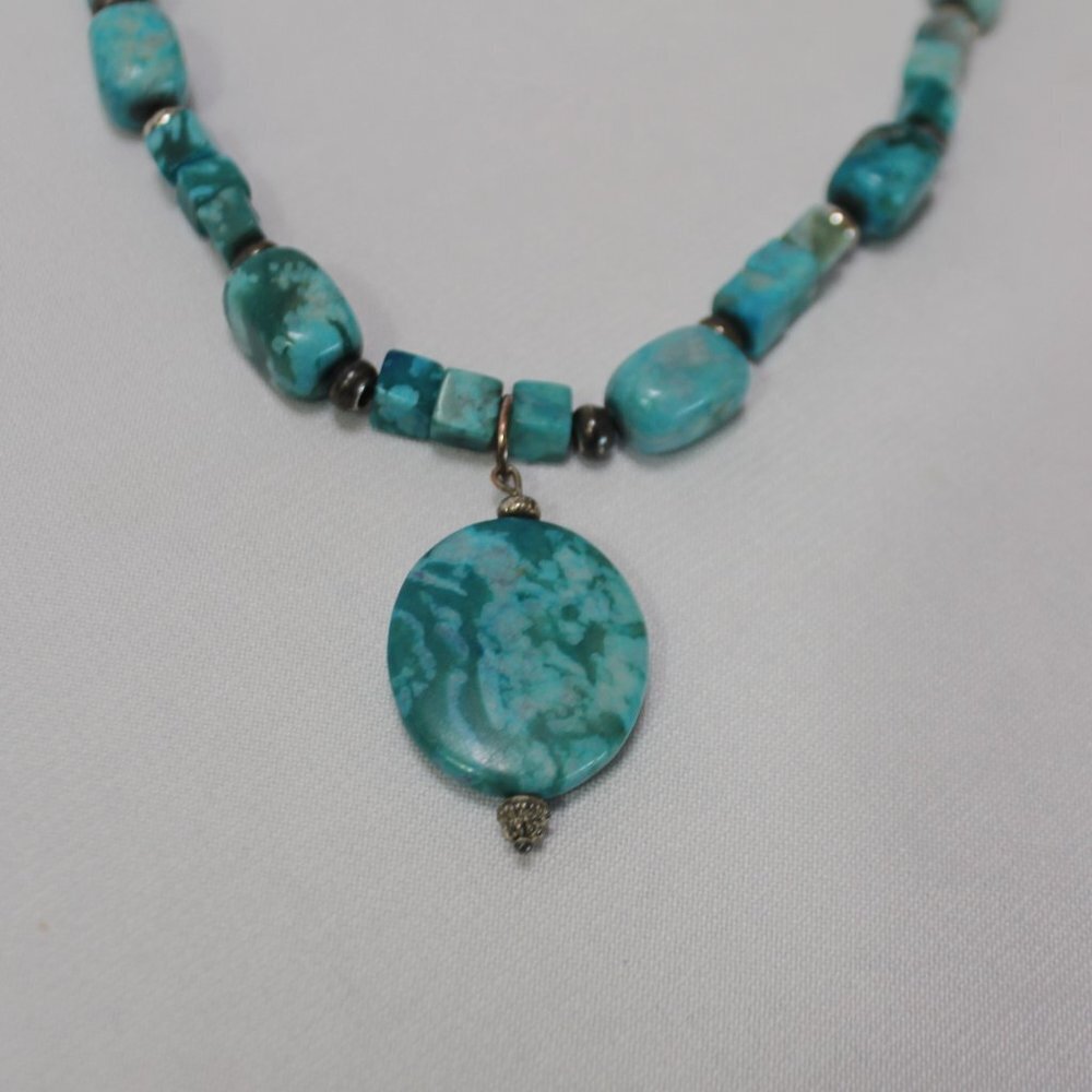 Beautiful Magnesite Gemstone Necklace 22" - Picture 6 of 12